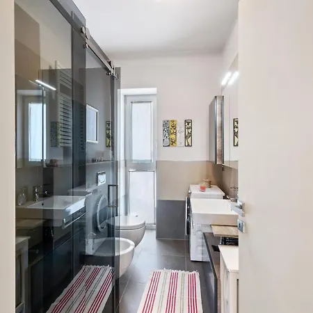 Railway Station Apartman