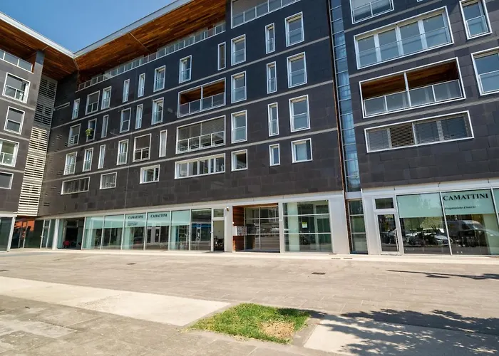 Apartment Railway Station *